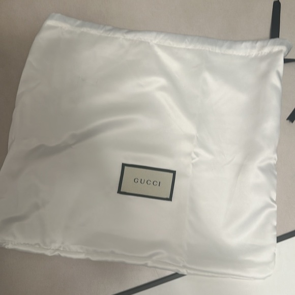 Gucci GG MARMONT MINI SHOULDER BAG - Picture 5 of 13